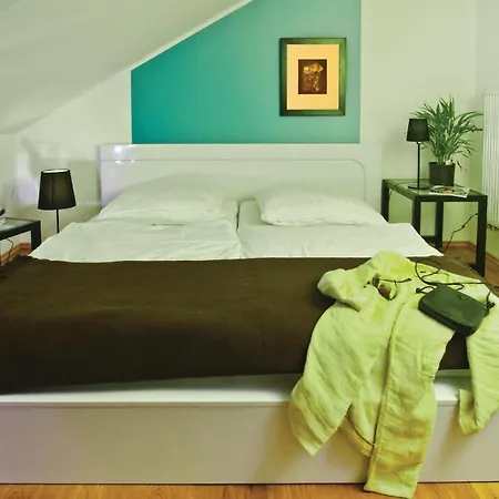 Lovely In With Kitchenette *